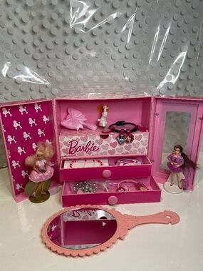 Barbie Musical 🎶 Jewelry Box with Barbie theme bundle